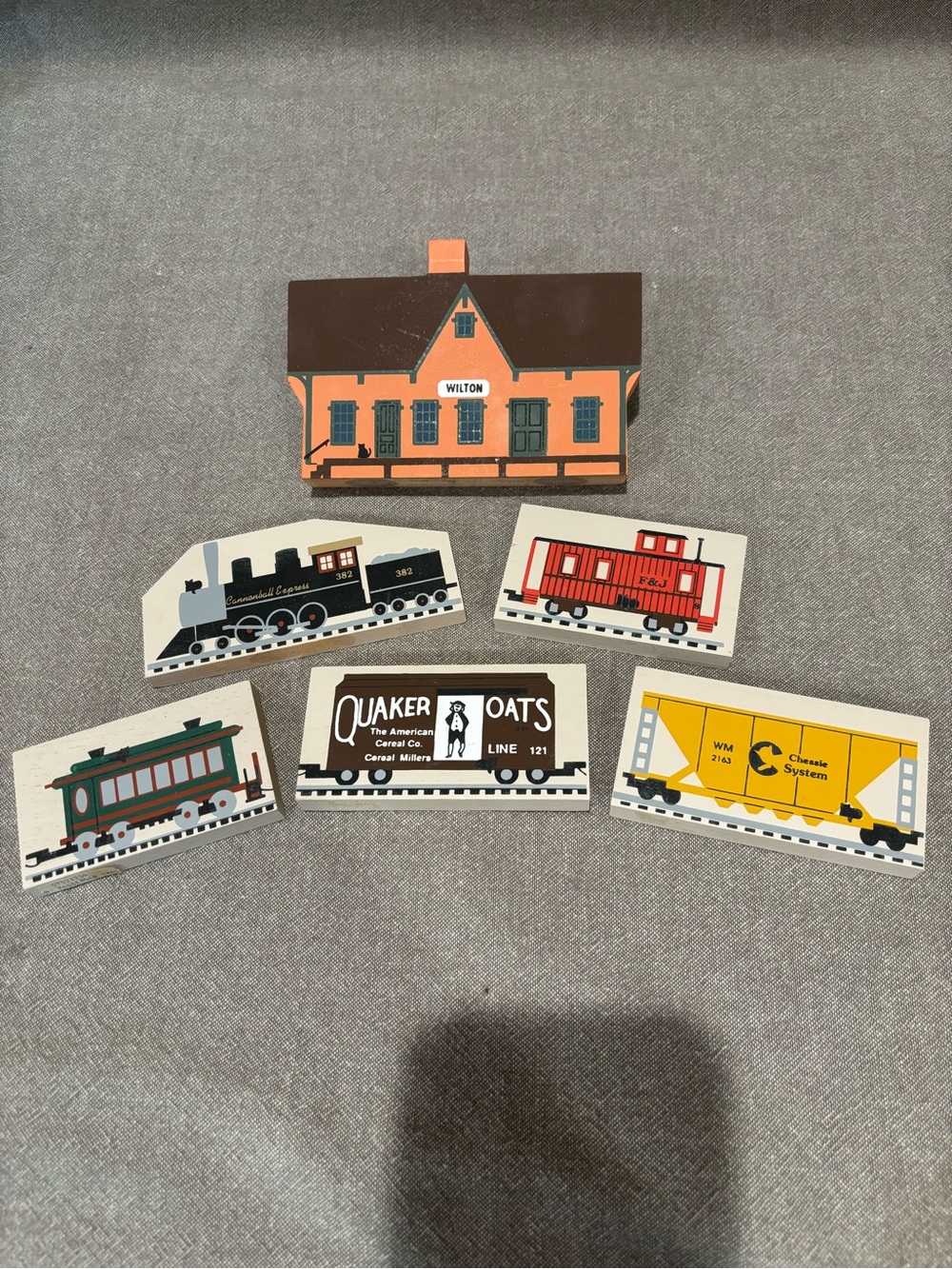 🐈⬛ THE CAT’S MEOW LIBERTY STREET SERIES TRAIN AND DEPOT🚂